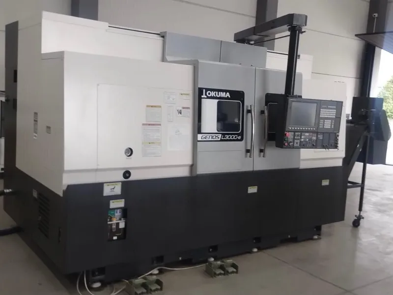 Centro de Torneado Okuma L3000-E en el área de producción